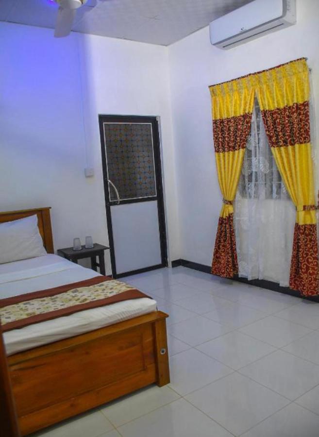 Trinco Relax Hut Hotel Trincomalee Eksteriør billede
