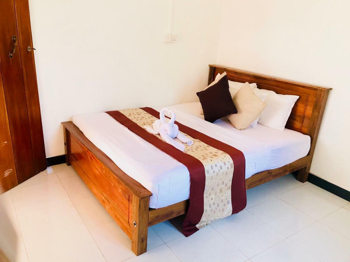 Trinco Relax Hut Hotel Trincomalee Eksteriør billede