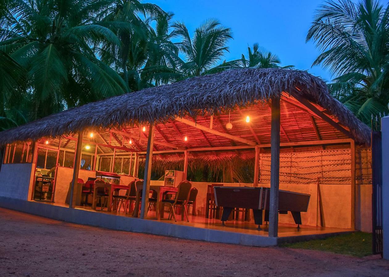 Trinco Relax Hut Hotel Trincomalee Eksteriør billede