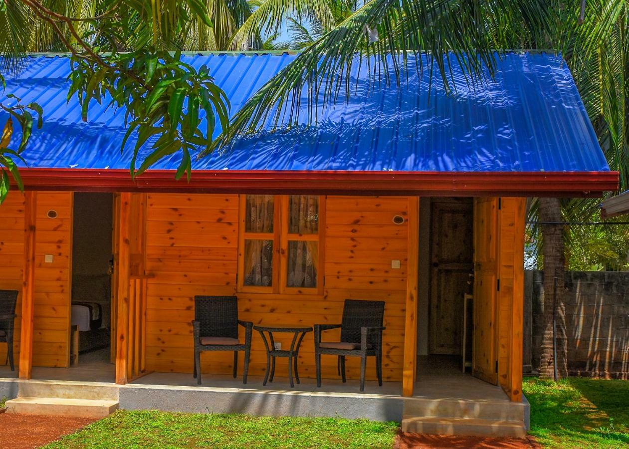 Trinco Relax Hut Hotel Trincomalee Eksteriør billede