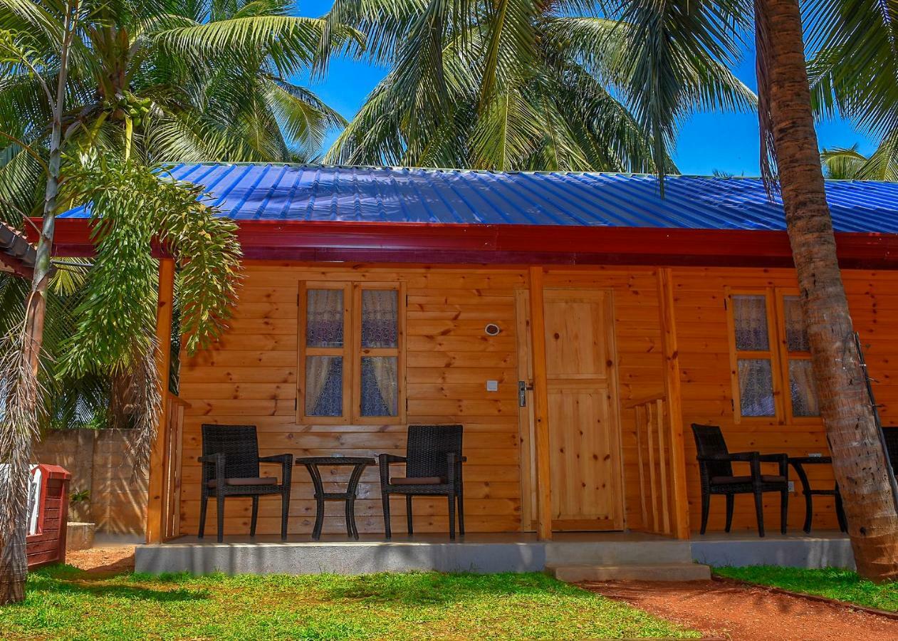 Trinco Relax Hut Hotel Trincomalee Eksteriør billede